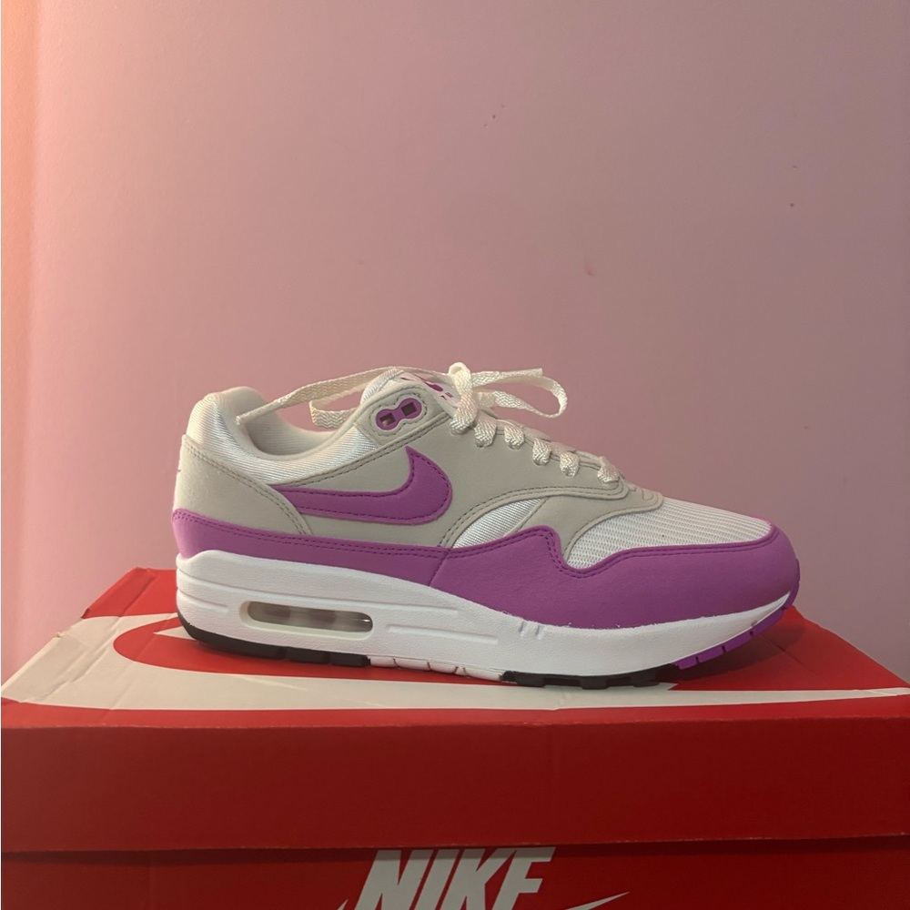 Nike Women's Sneakers in Purple and Cream